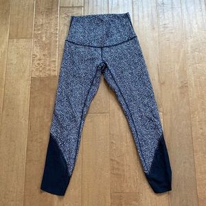 Lululemon Winter Warm leggings. Sz 6.